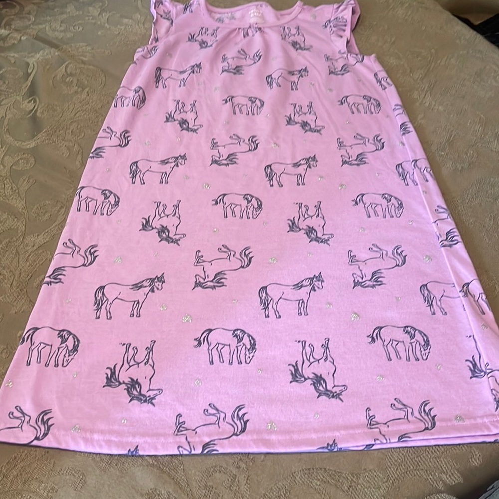 Used girls dress size 8 by Carter’s